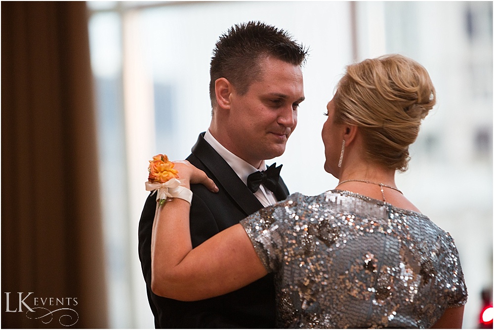 Lesley-Bobby-Trump-Tower-Chicago-Wedding-Planning_0868